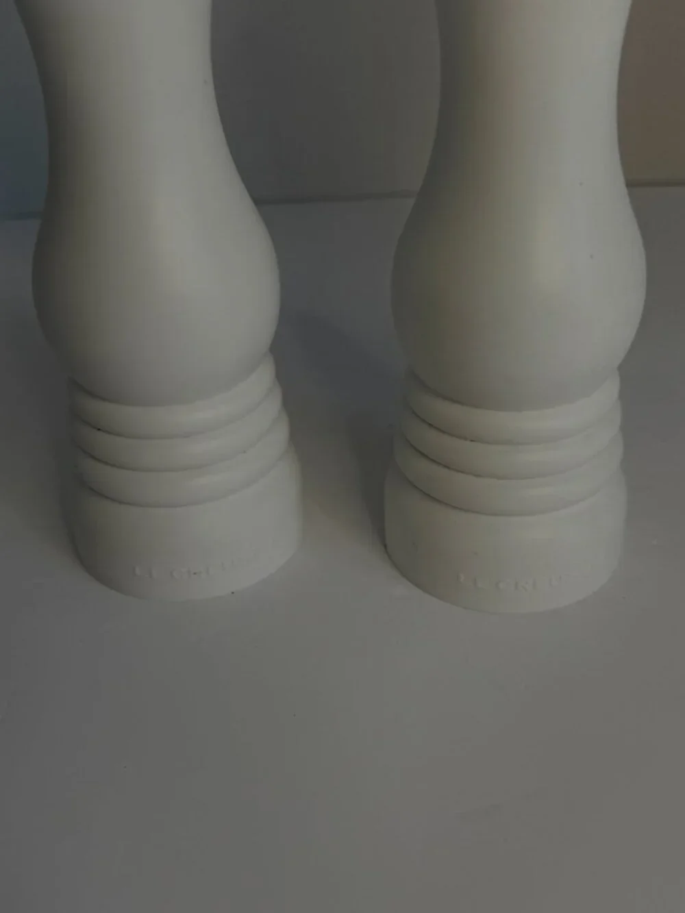Le Creuset White Adjustable Salt & Pepper Grinder Mill Set, 2 Piece 8